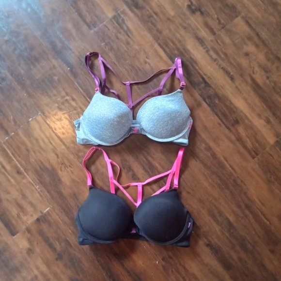 XOXO 34C Grey and Black Bras With Intricate Back Design - Picture 2 of 8